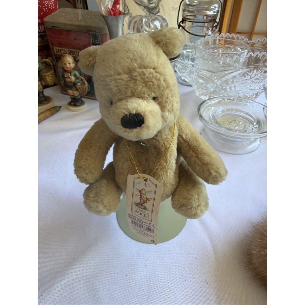 Vintage Gund Classic Pooh Plush Disney 6” Sitting Bear - Super Clean w/ Tag